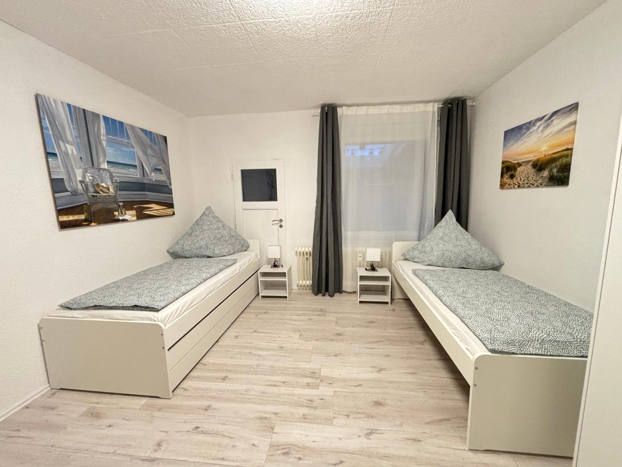 140Qm - 4 Zimmer- Parkplatz - Autobahn - Blauer See - Mallibase Apartments Garbsen Exterior photo