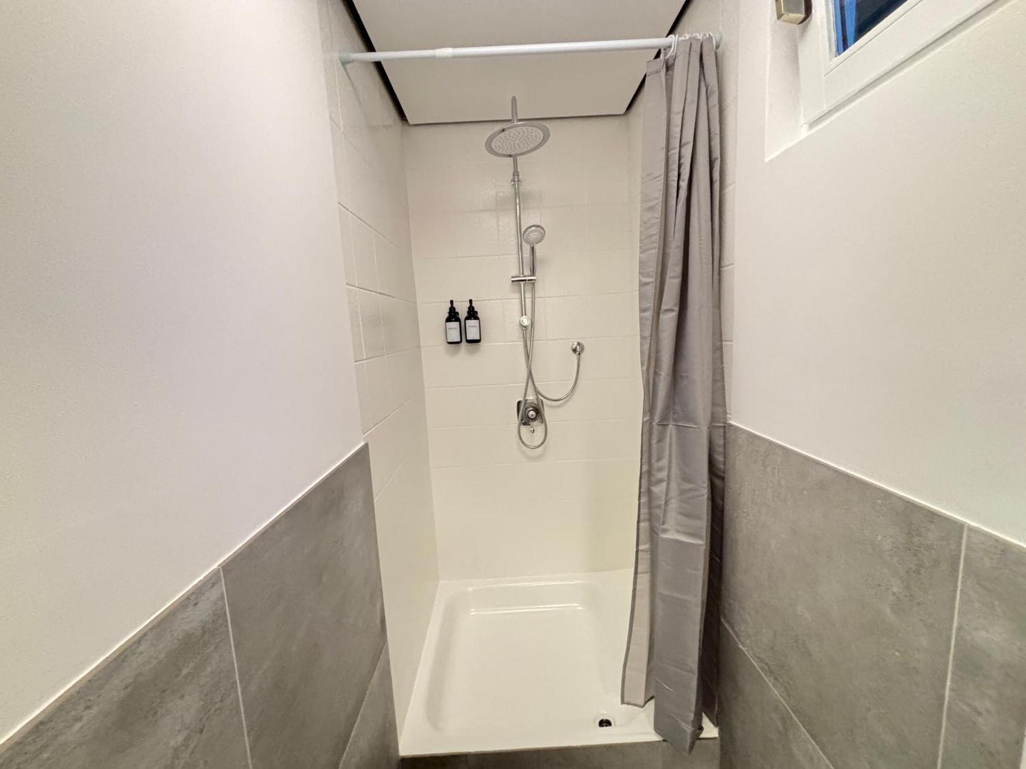 140Qm - 4 Zimmer- Parkplatz - Autobahn - Blauer See - Mallibase Apartments Garbsen Exterior photo